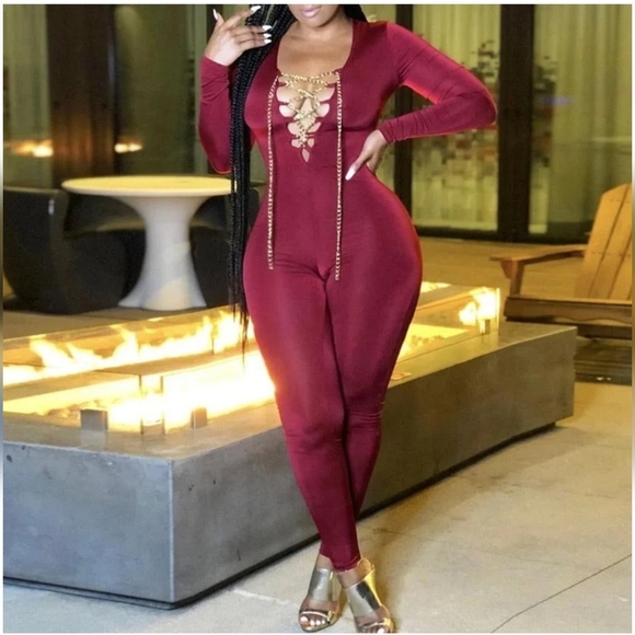( Only 1 left)Burgundy V neck bodycon gold chain jumpsuit - Picture 1 of 4
